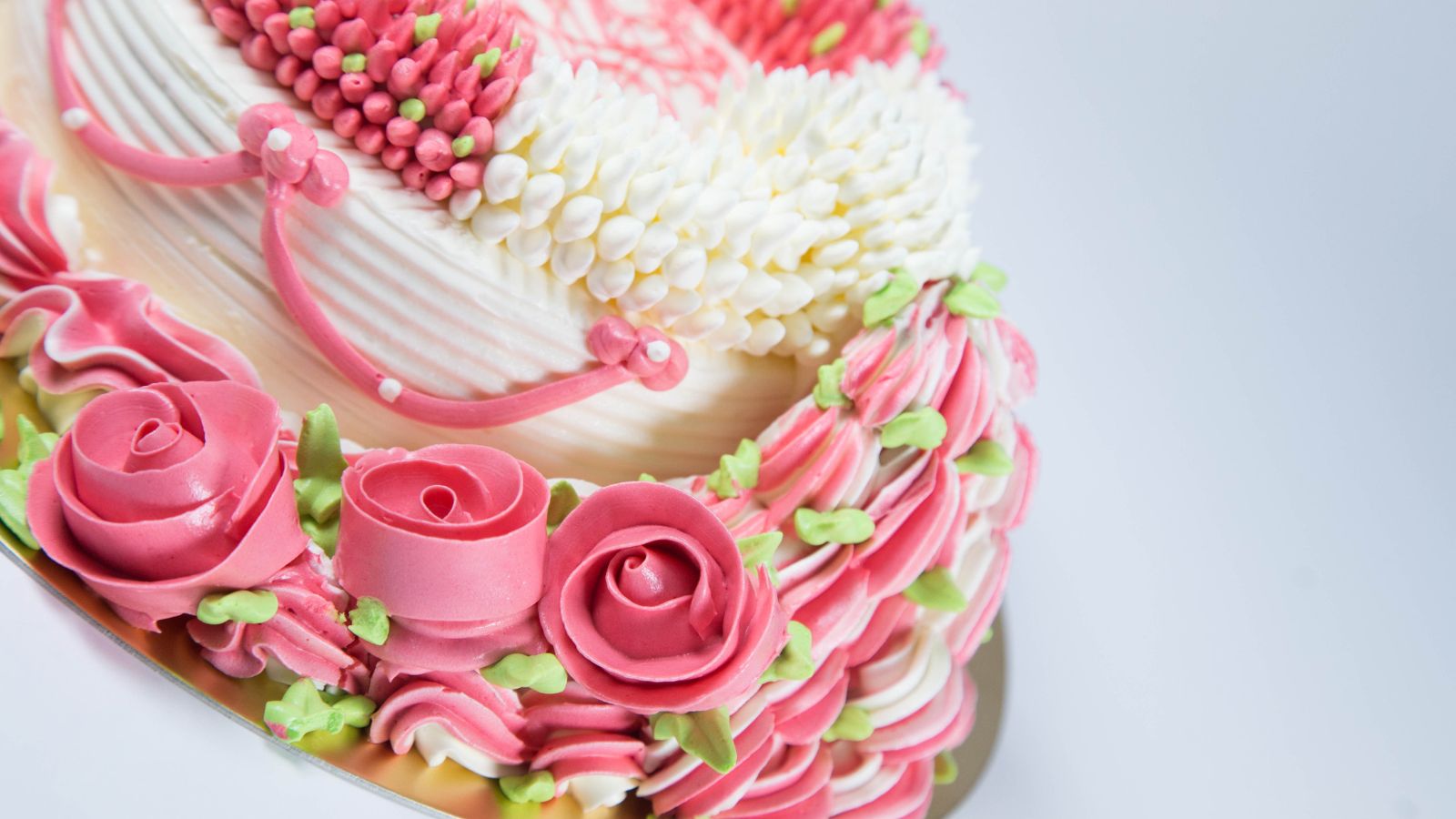 15 Digital Products for Cake Decorators: What Could You Sell Besides Cakes?